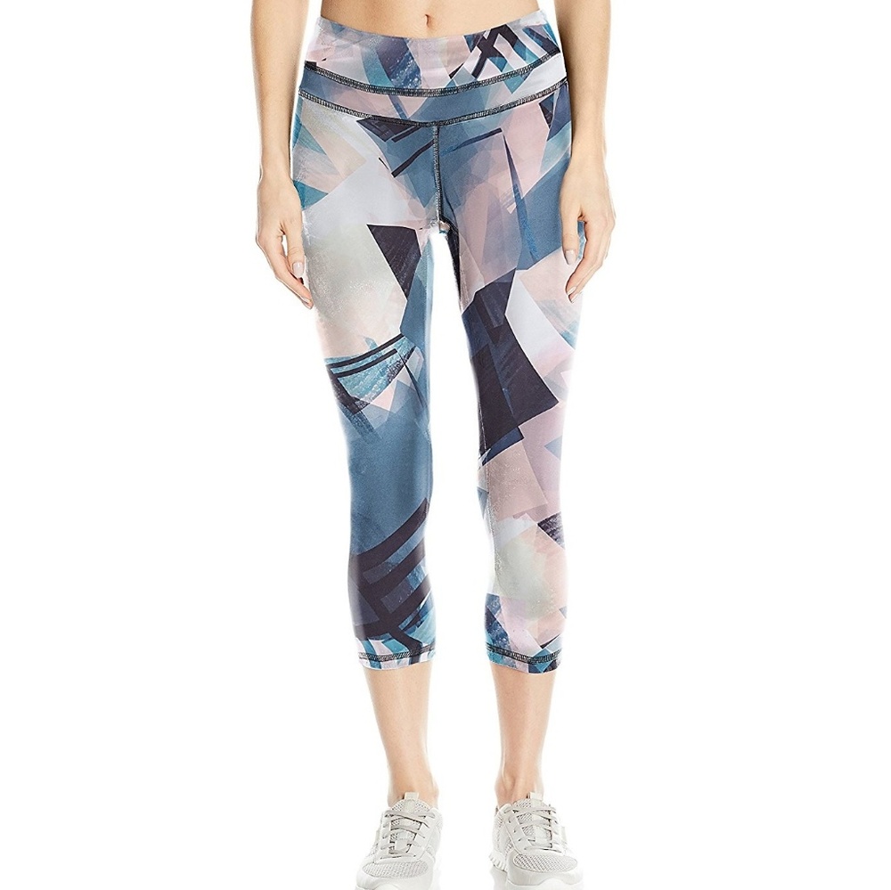 Lucy Activewear • Hatha Geometric Print Capri